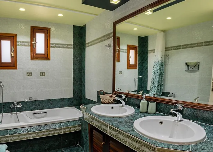 Villa La Serena & Farm With Heated Pool Rethymno